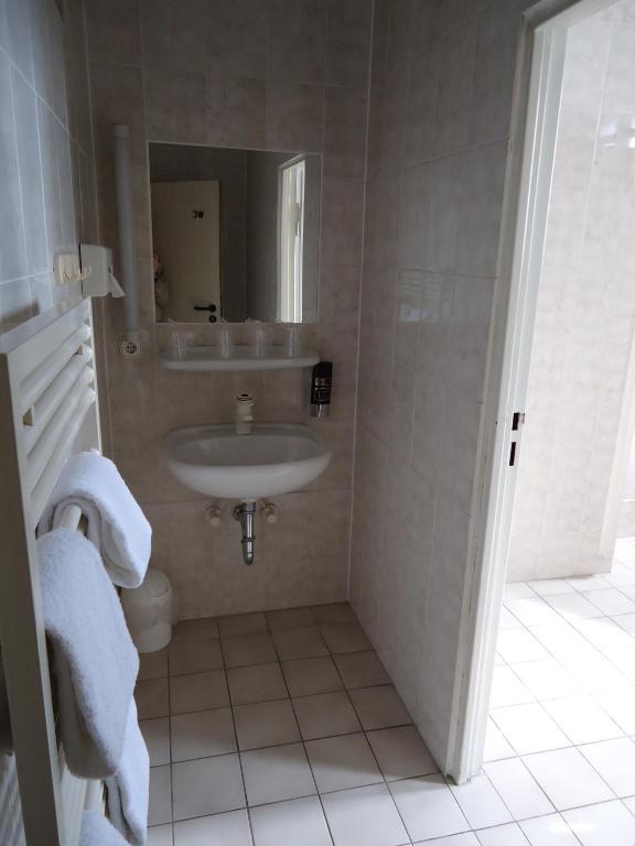 Hotel und Rasthof AVUS Berlin Zimmer foto